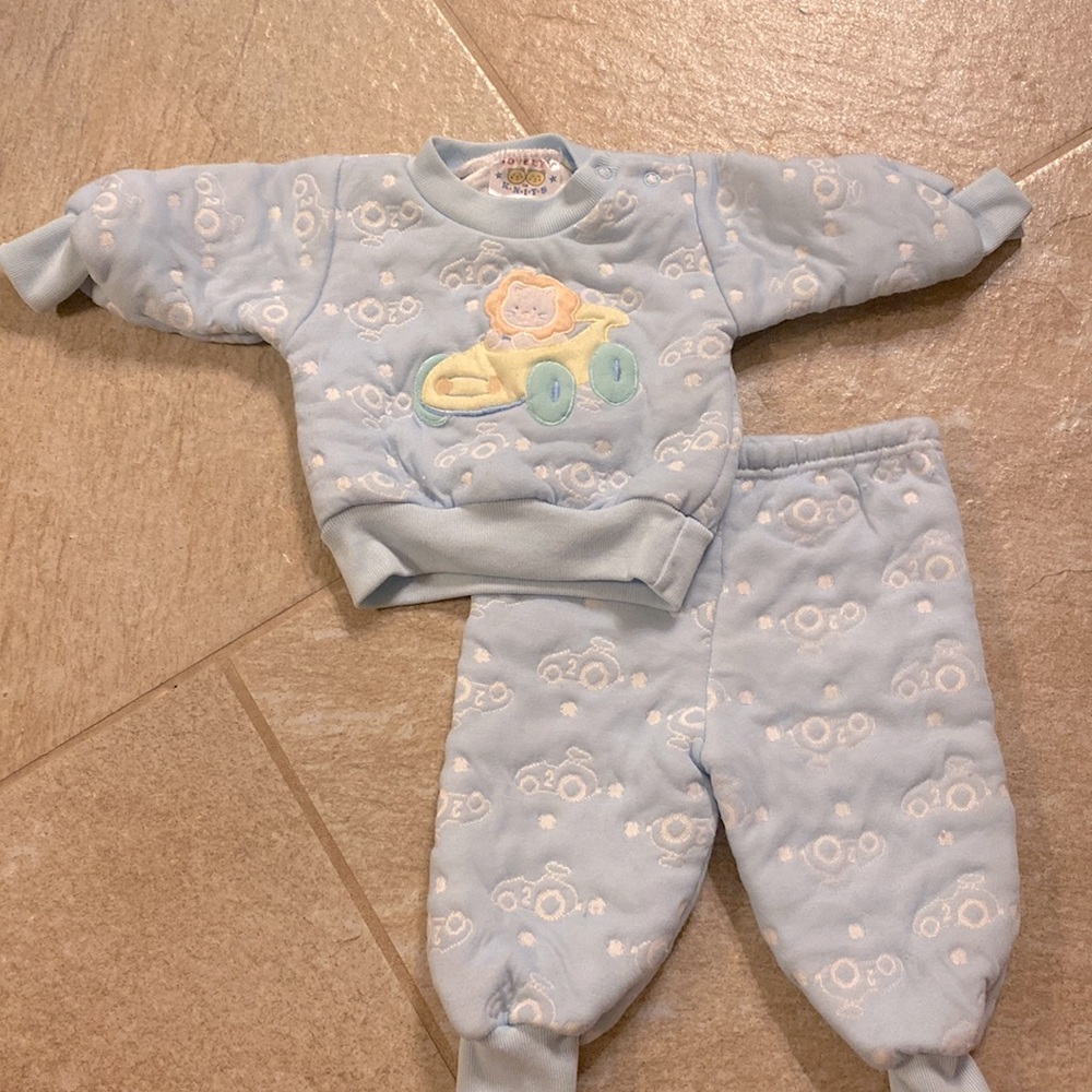Vintage Baby Sweatshirt and Pant Outfit | Size: Vintage 6-9 Month